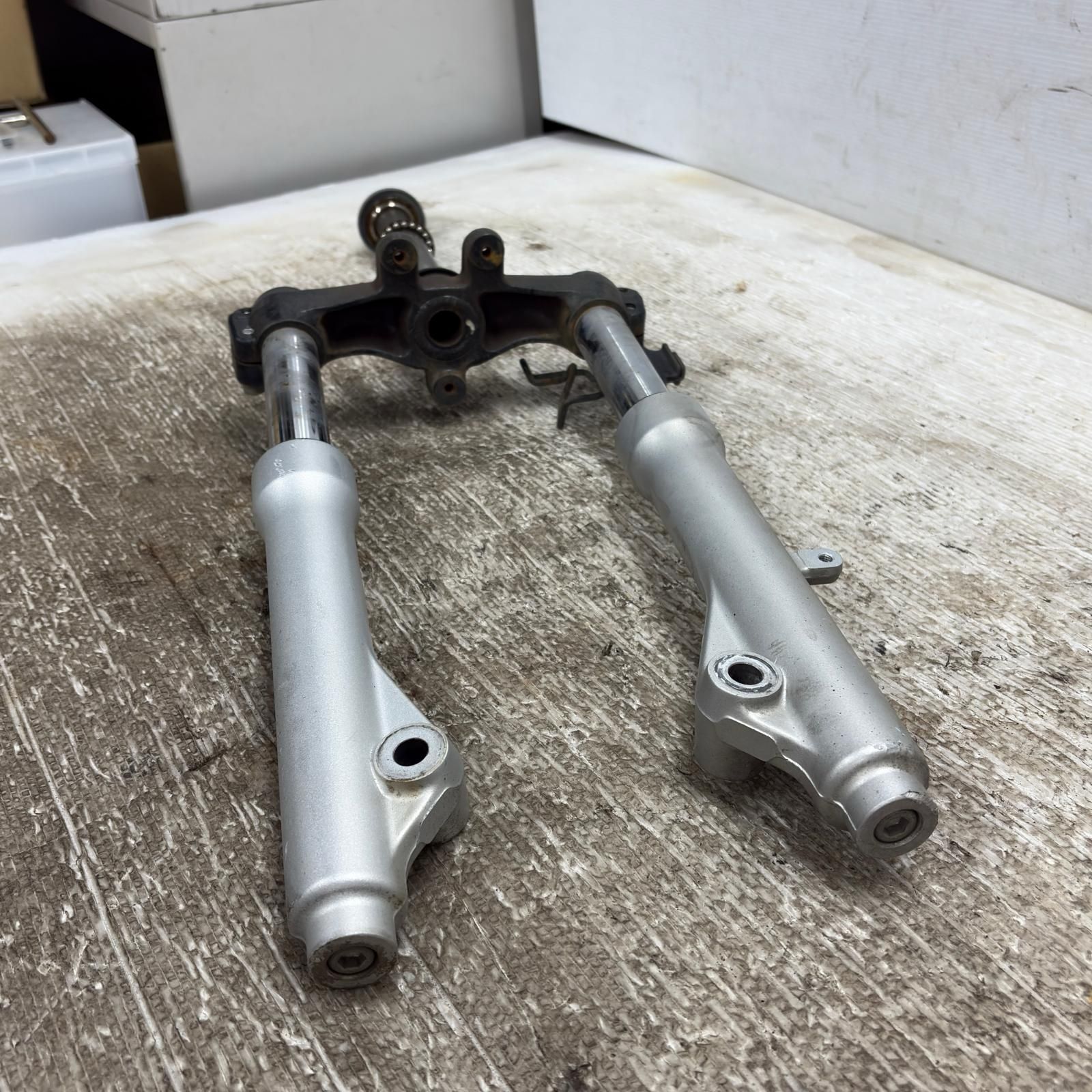 ハーレー　ダイナ　スポーツスター　フロントフォーク　39mm用　減衰調整式　右 ハーレー ダイナ スポーツスター フロントフォーク 39mm用 減衰調整式