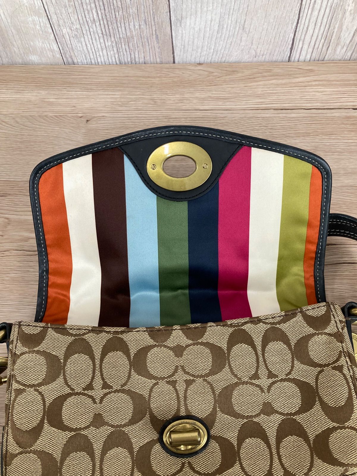 美品✨コーチレガシーショルダーバッグターンロックシグネチャー10335 