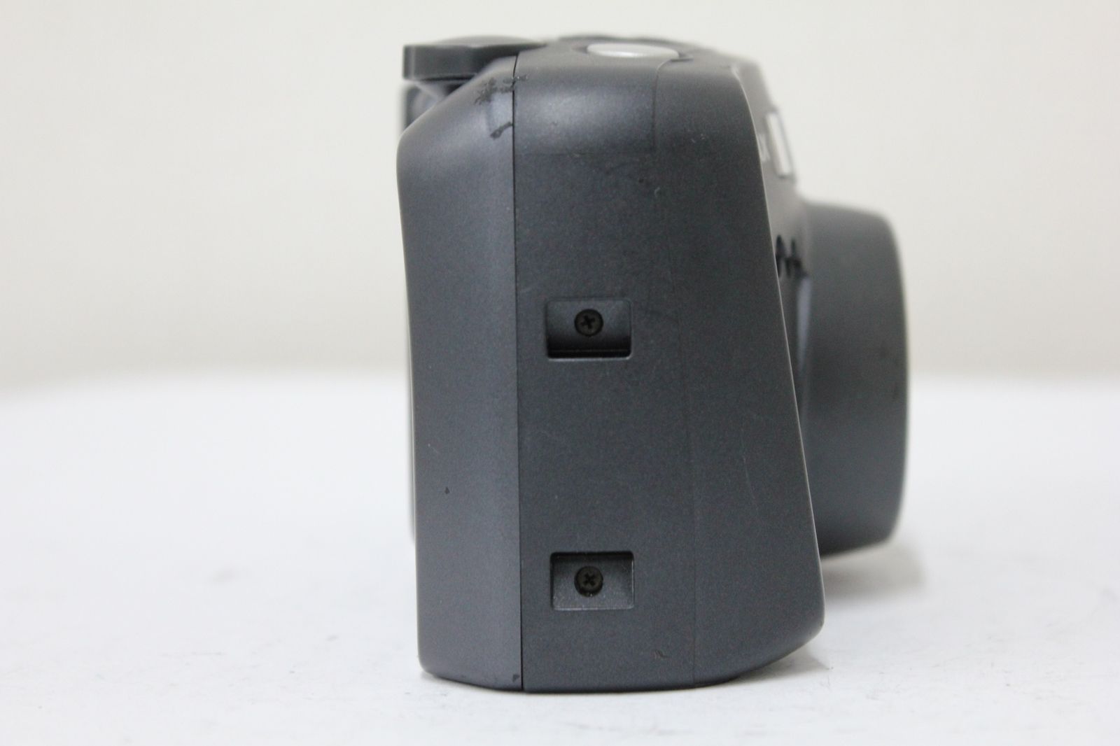 コンパクトカメラ e