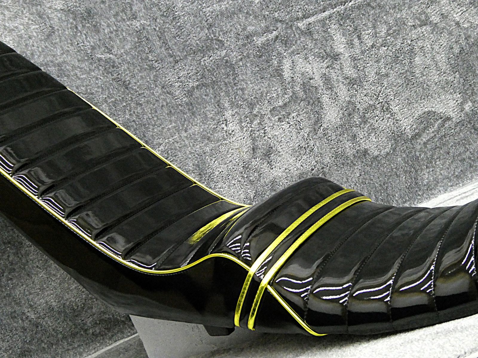 NC39 NC42 CB400SF 黒金エナ 三段シート/ブラック 前期 後期 最終型3段