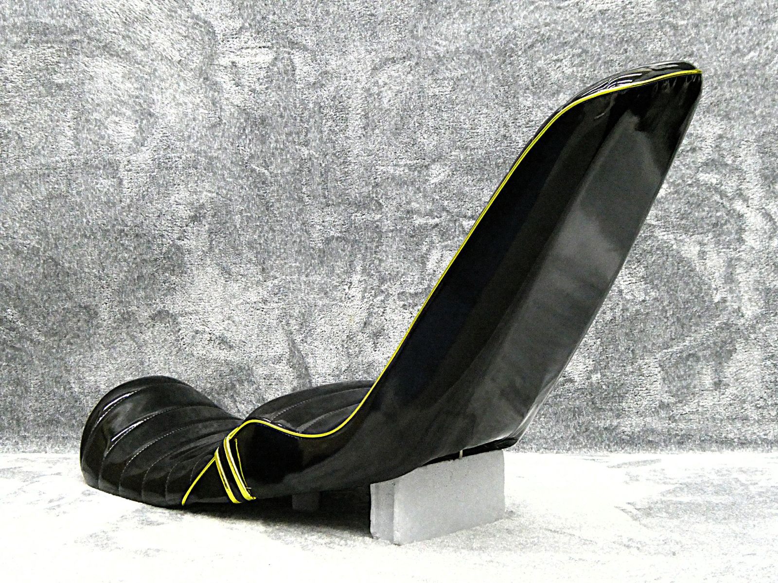 ＮＣ３９　ＮＣ４２　黒　エナ　三段シート　５０ｃｍ/ CB400SF NC39 NC42 CB400SF 黒金エナ 三段シート/ブラック 前期 後期 最終型3段