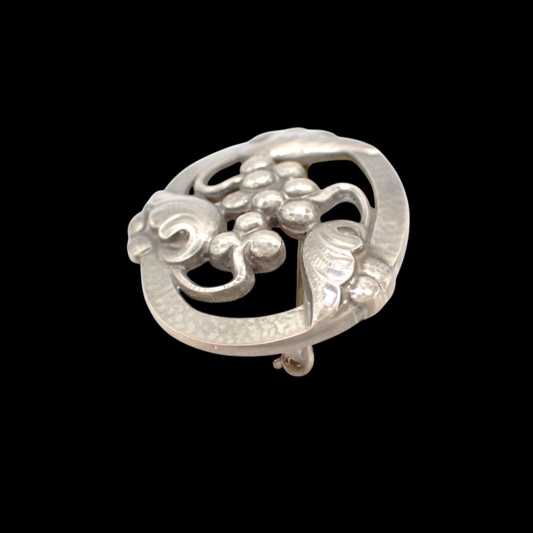   ジョージジェンセン ブローチ 葡萄　シルバー 925 ジョージジェンセンGeorg Jensen ブローチ葡萄シルバー925