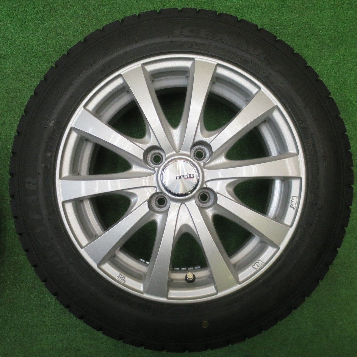 バリ溝 24年 キレイ ほぼ10分 スタッドレス 165 65 R 14 グッドイヤー アイスナビ7 ravrion RS 01 ラブリオン 14インチ ソリオ ハスラー 等 PCD 100 4 H ス