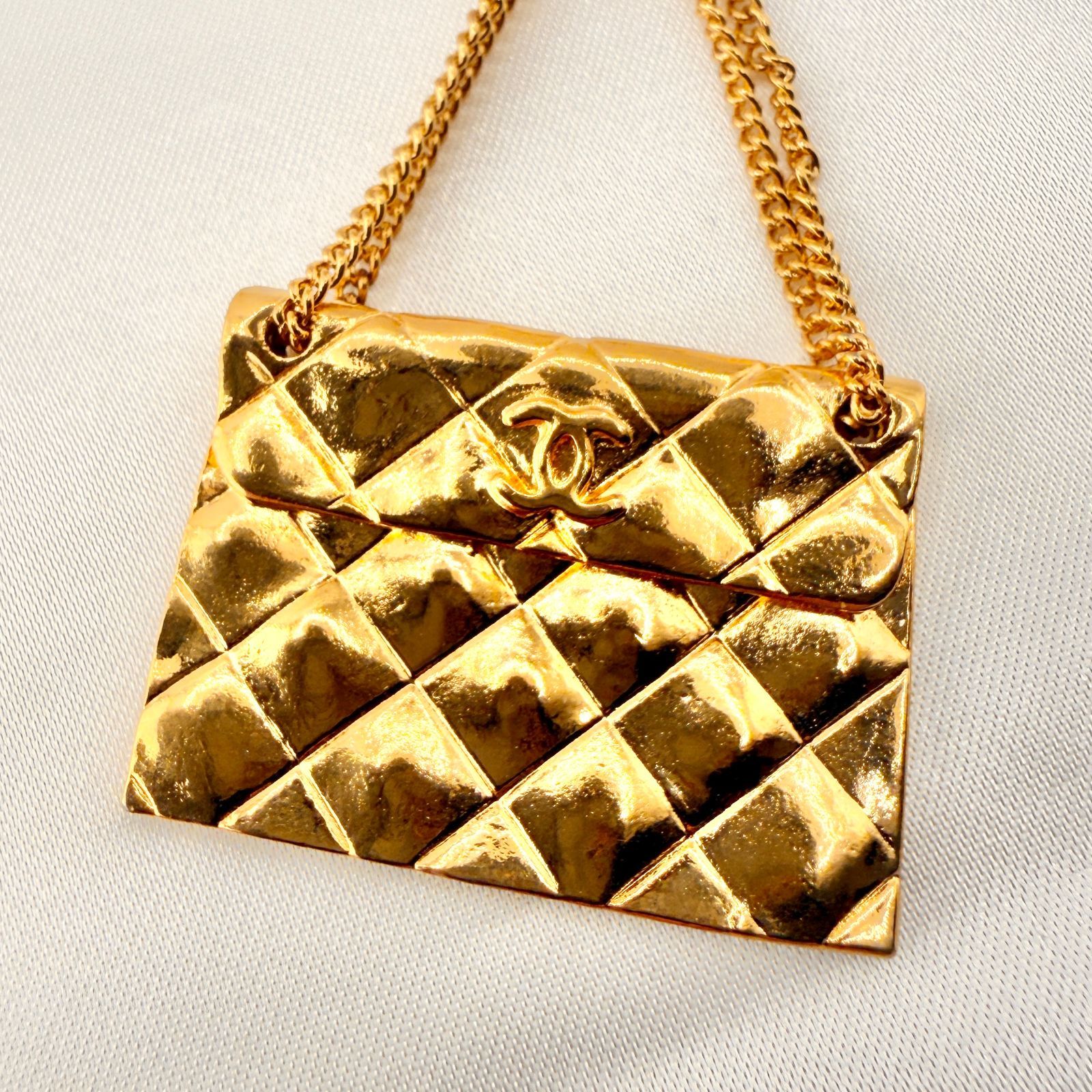 シャネル ブローチ バッグモチーフ マトラッセ ココマーク メダル