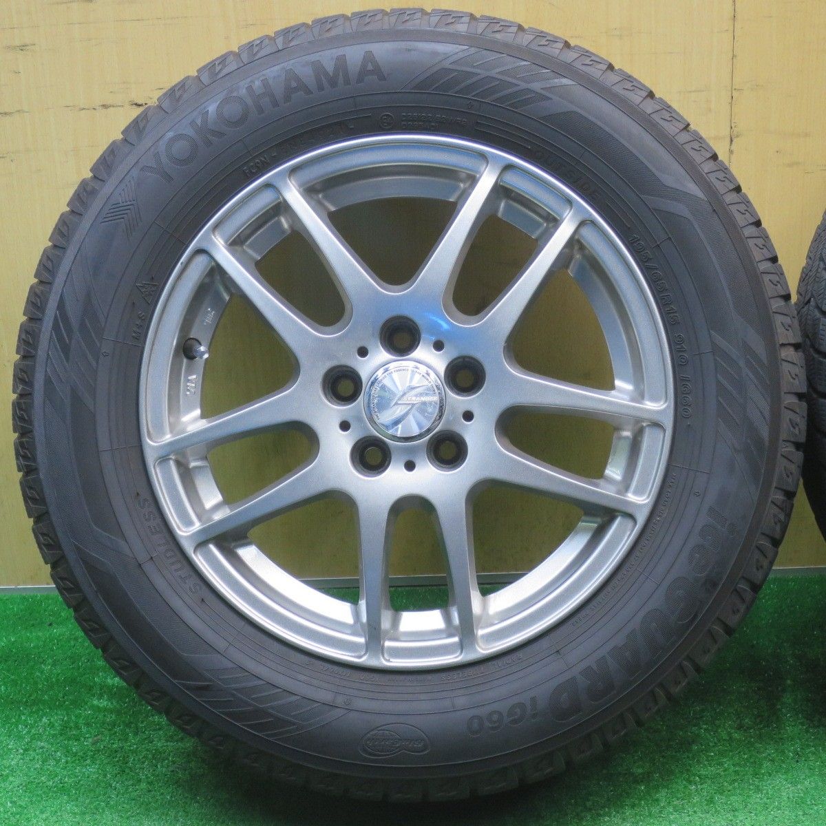  バリ溝 21年 9分 プリウス 等 195 65 R 15 スタッドレス ヨコハマ アイスガード iG 60 ストレンジャー 15インチ PCD 100 5 H ス 15インチ タイヤ ホイールセット
