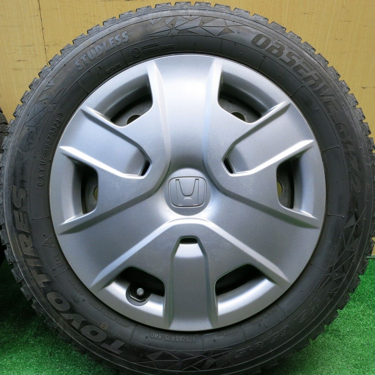 21年 キレイ ホンダ フリード フィット 等 スチール 175 65 R 15 スタッドレス トーヨー オブザーブ GIZ 2 15インチ PCD 100 4 H ス