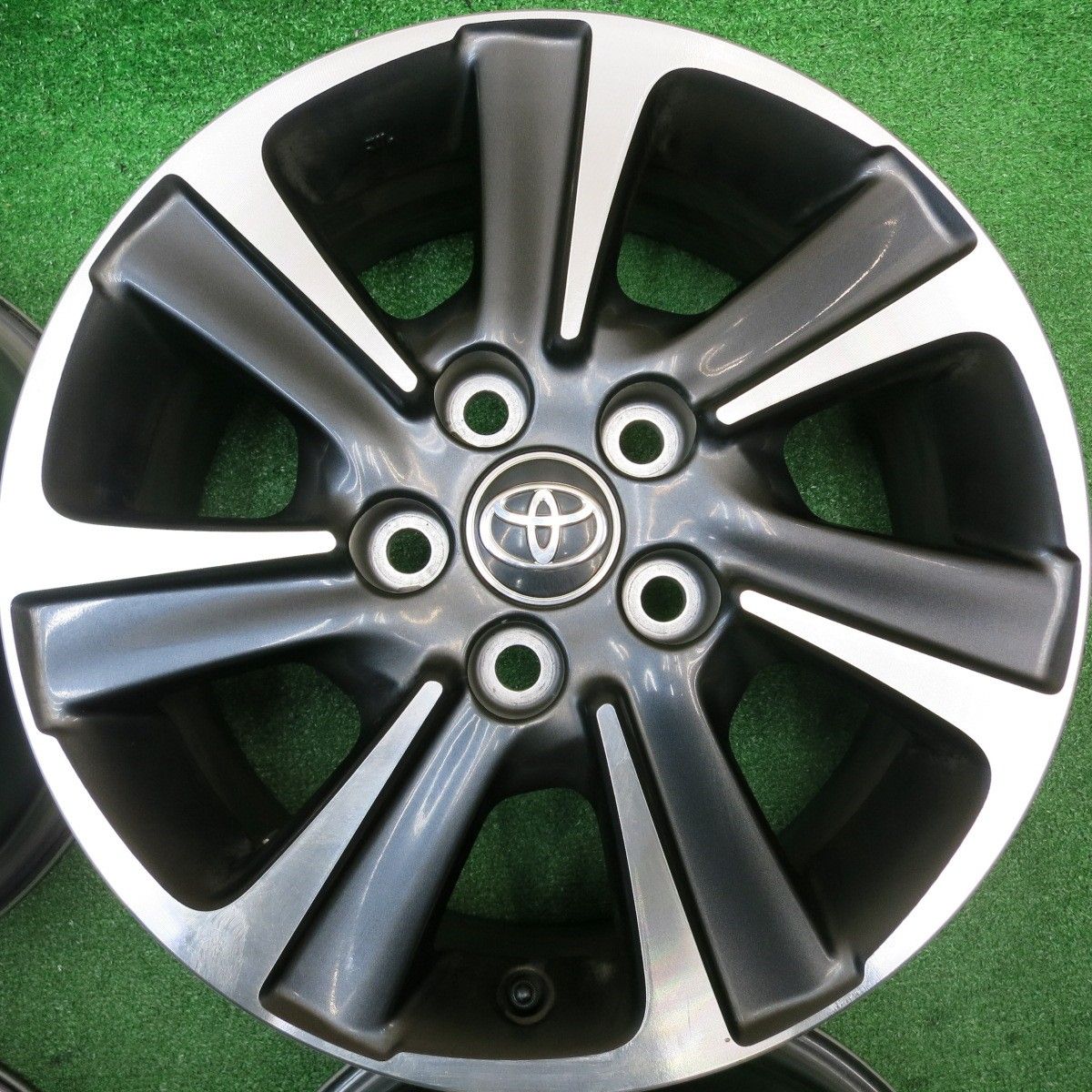 キレイ トヨタ 80系 ノア ヴォクシー ホイール 16インチ 16 6 J PCD 114 3 5 H ホ