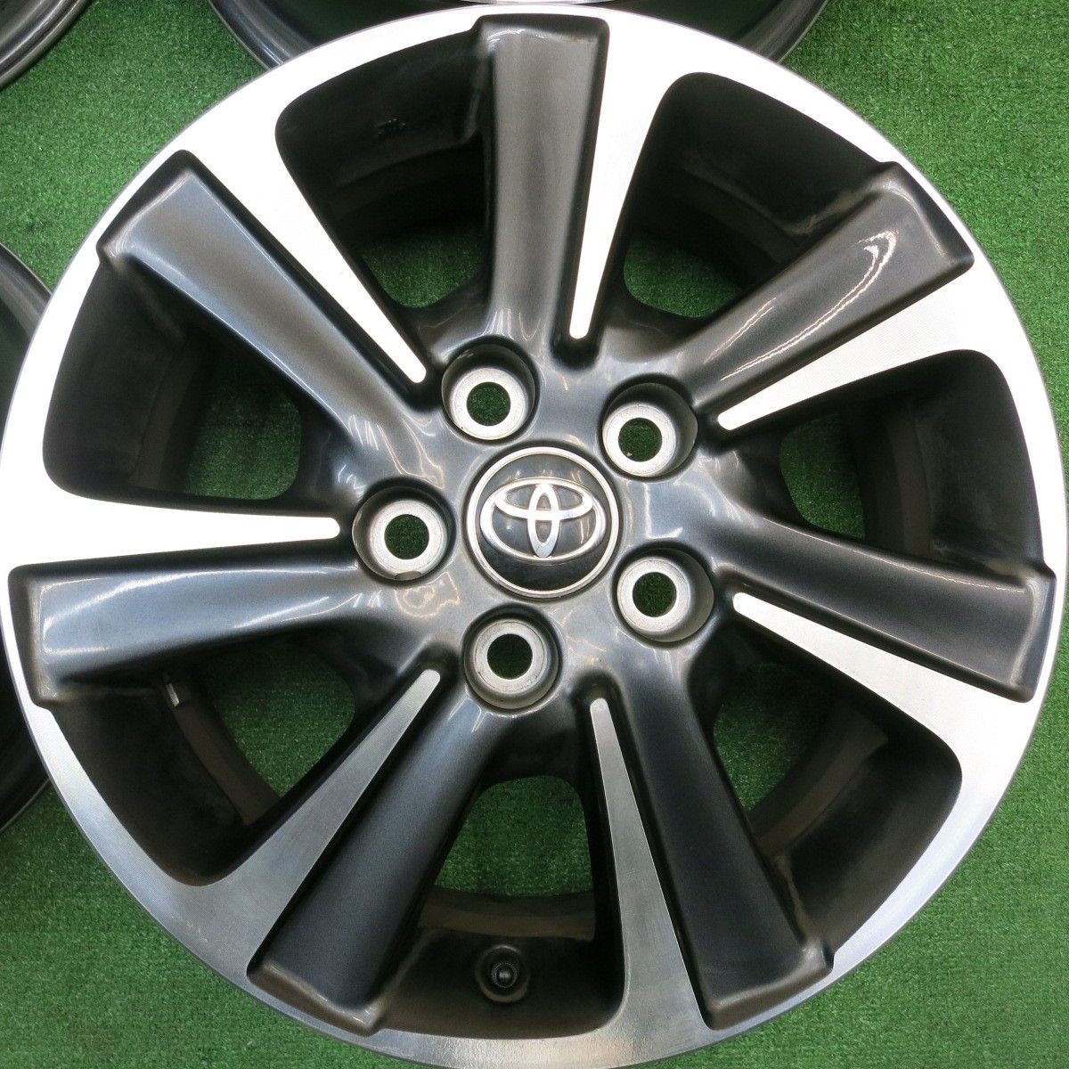 ホイール 16インチ