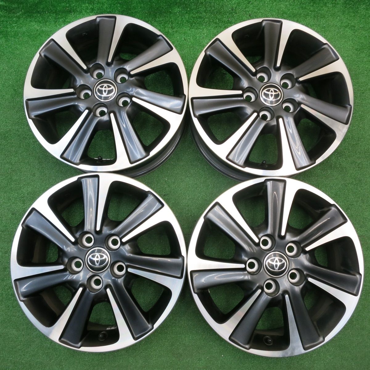 送料無料] キレイ☆トヨタ 80系 ノア ヴォクシー 純正 ホイール 16