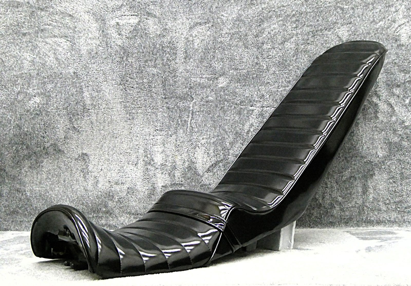 NC39 NC42 CB400SF 黒エナ 三段シート/ブラック 前期 後期 最終型3段