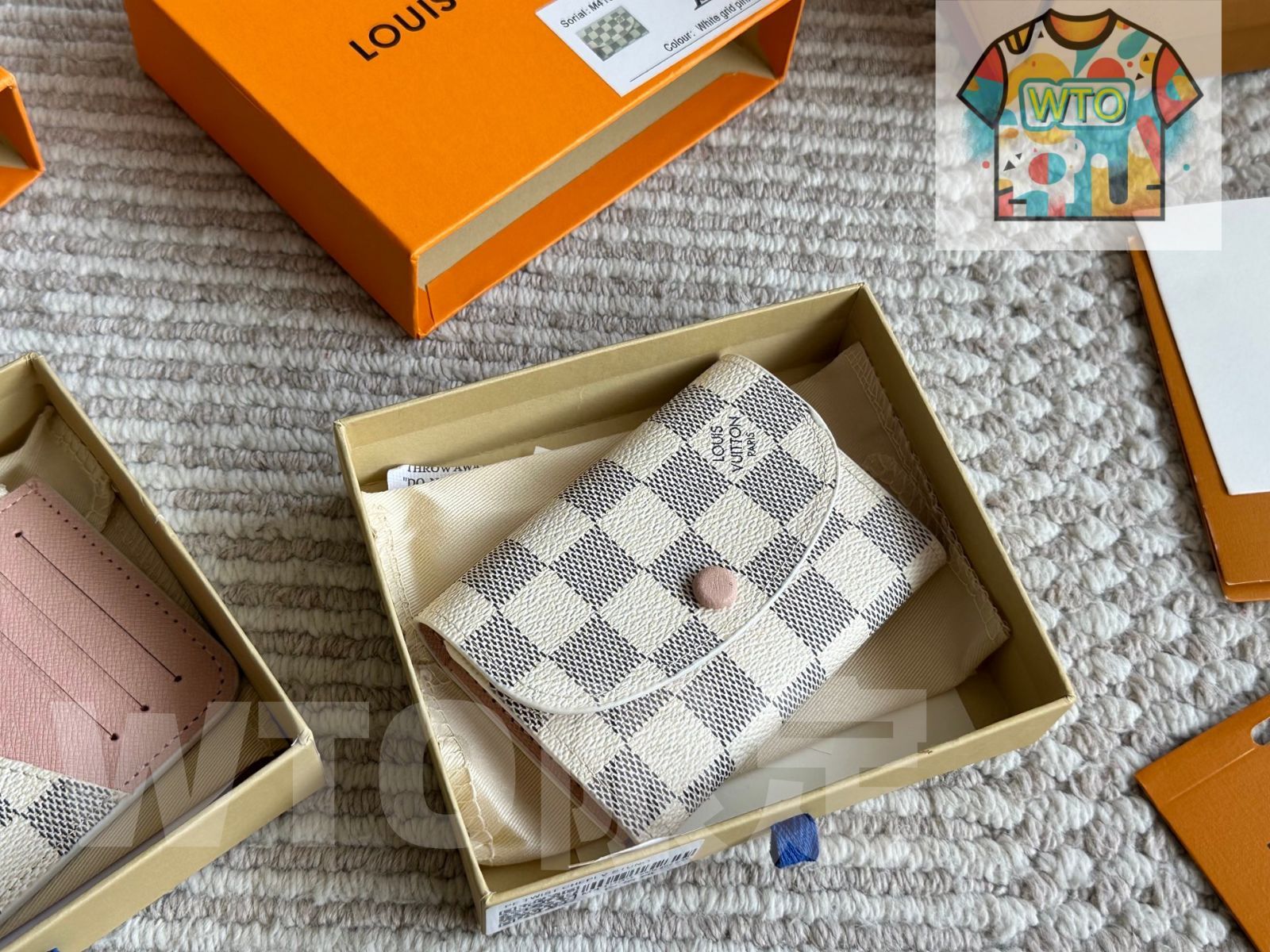 今日 LV ルイ ヴィトン コインケース 白いチェック柄 ボックス付き