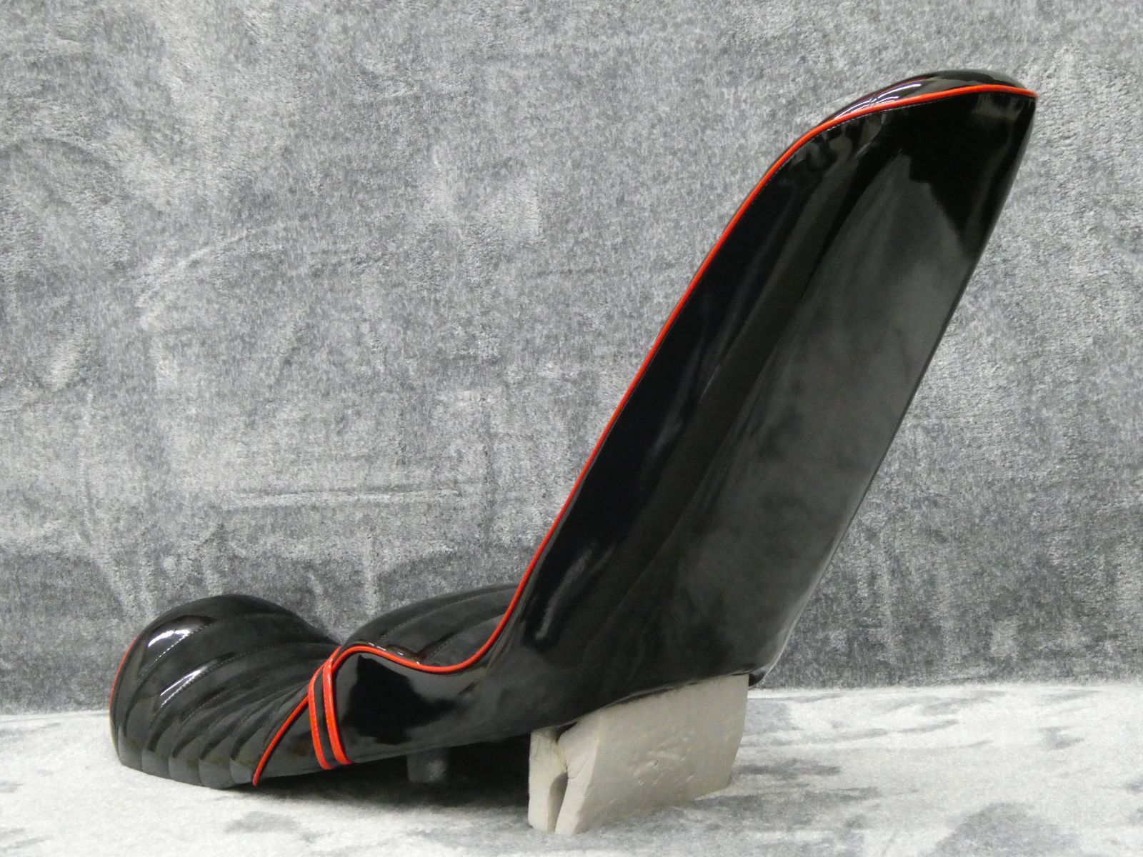 ＮＣ４２　黒赤エナ　三段シート　５０ｃｍ/ CB400SF 前期 後期NC39 NC39 NC42 CB400SF 黒赤エナ 三段シート/ブラック 前期 後期 最終型3段