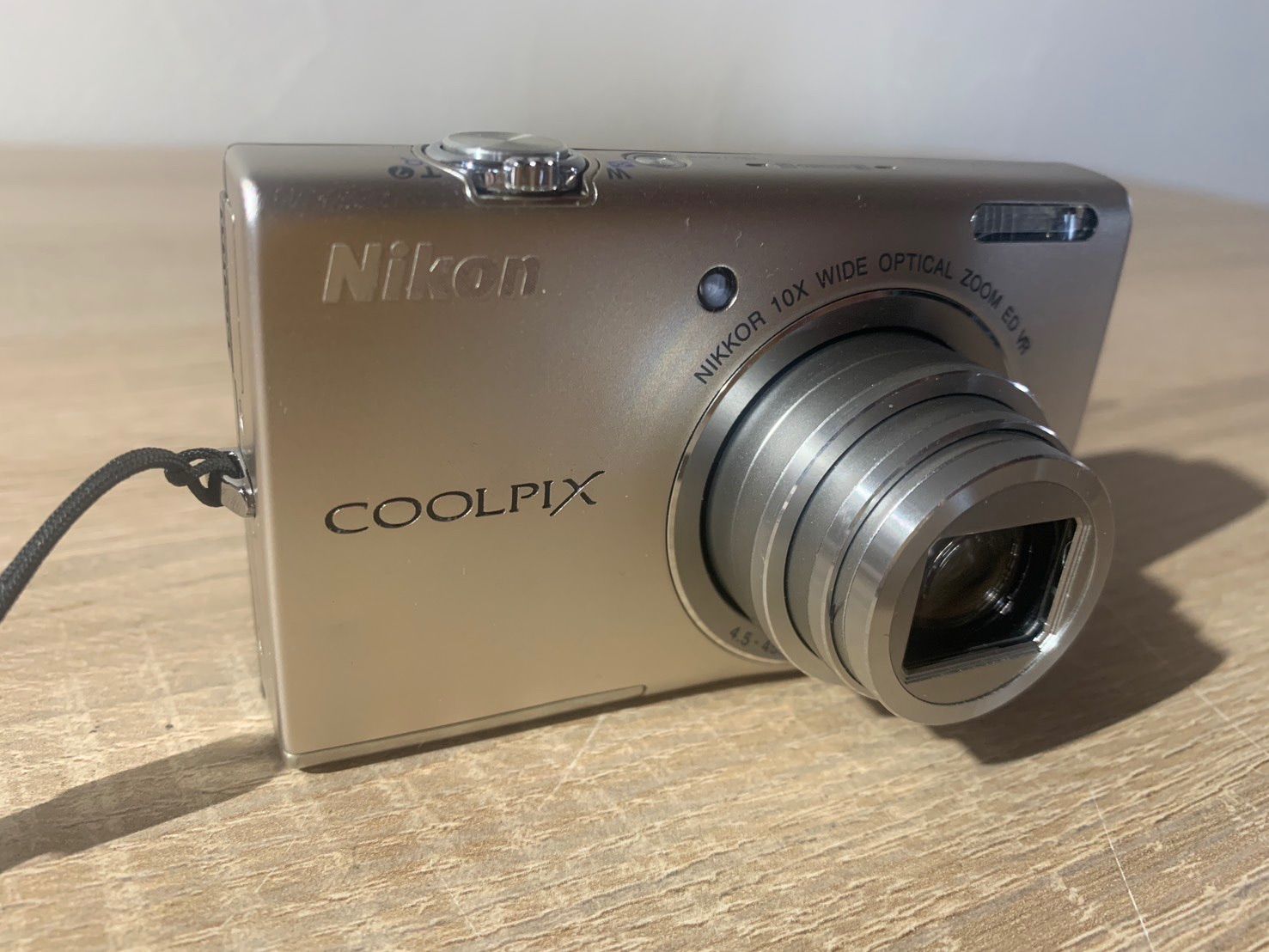 6472 Nikon COOLPIX S6200 シルバー デジカメ - メルカリ