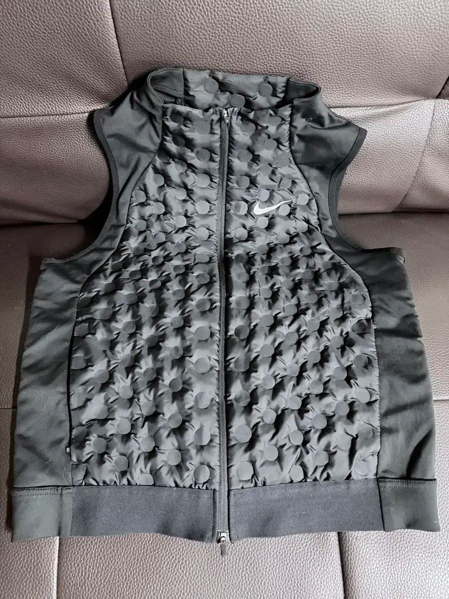 ナイキ エアロロフト グース 軽量 ダウンベスト ランニングベスト L