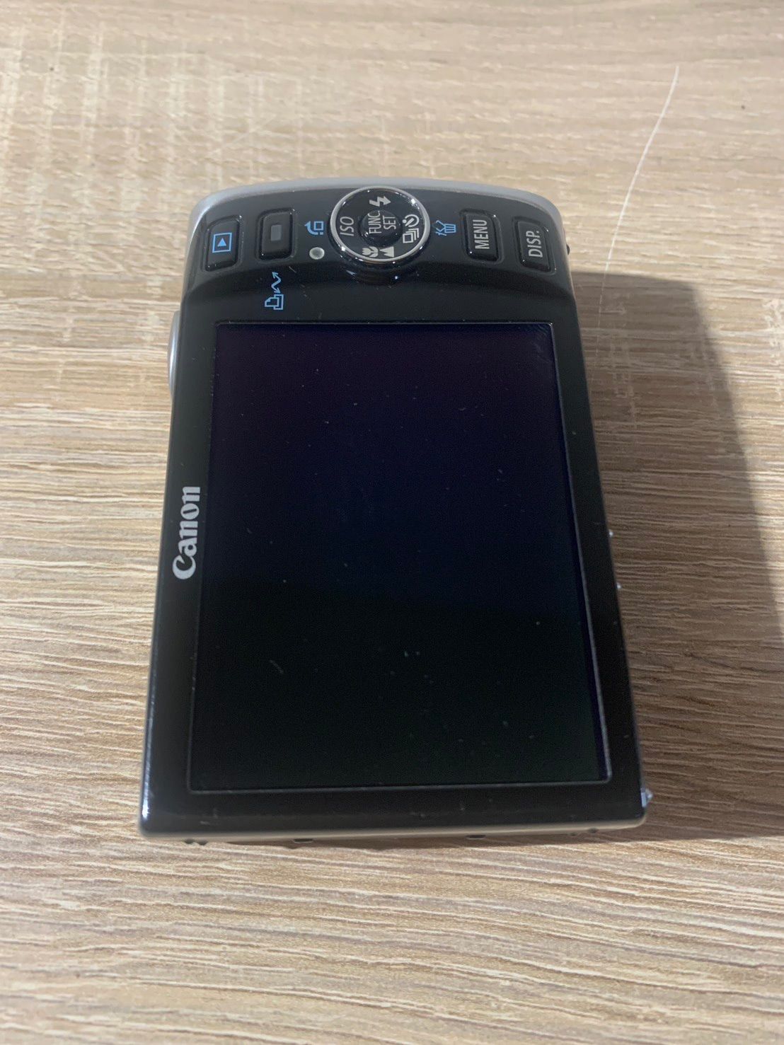 シルバー デジカメ