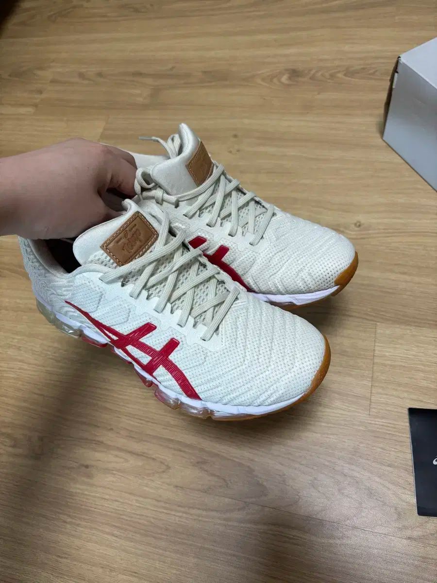 クリームレッド