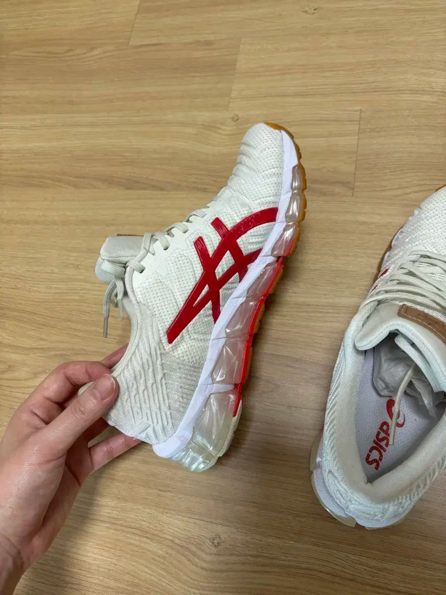 アシックス スニーカー ウィメンズ ゲルクォンタム 360 5 クリームレッド