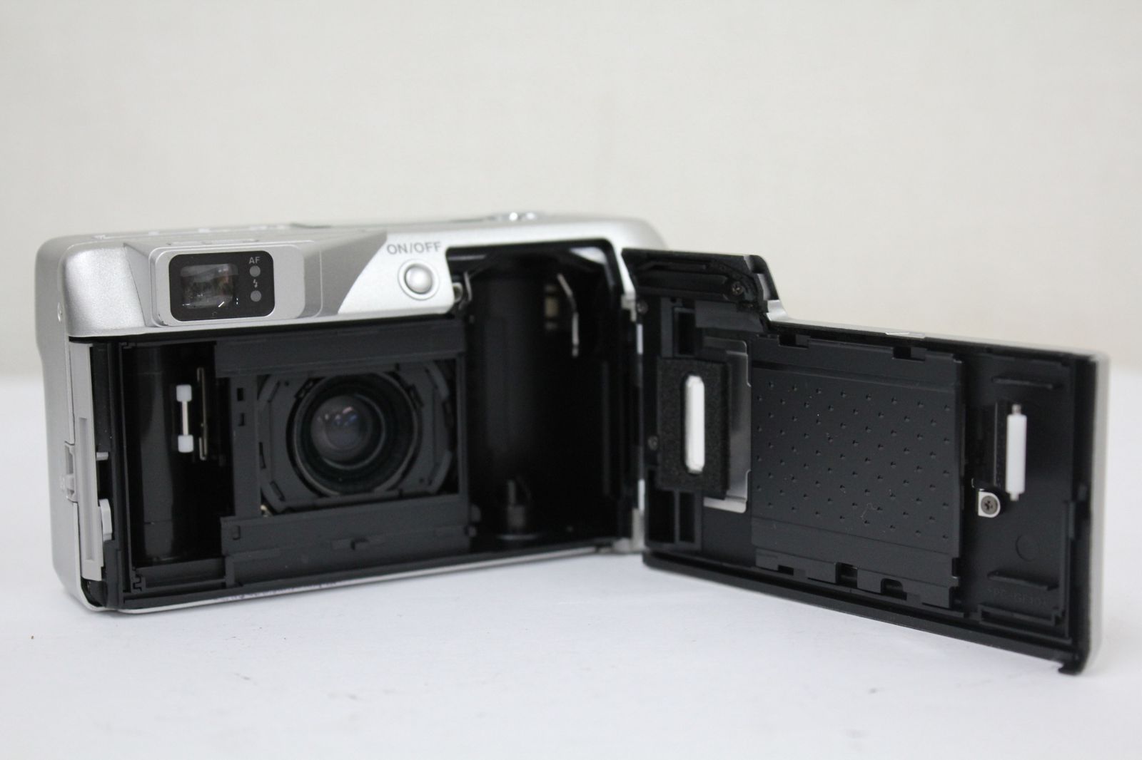 コンパクトカメラ