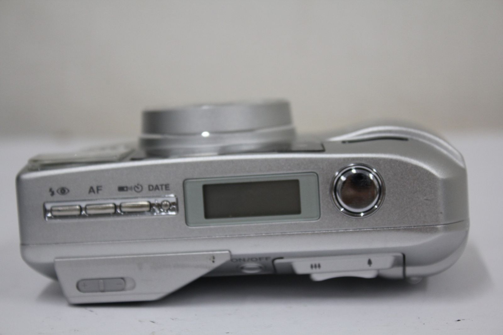 38-150mm コンパクトカメラ