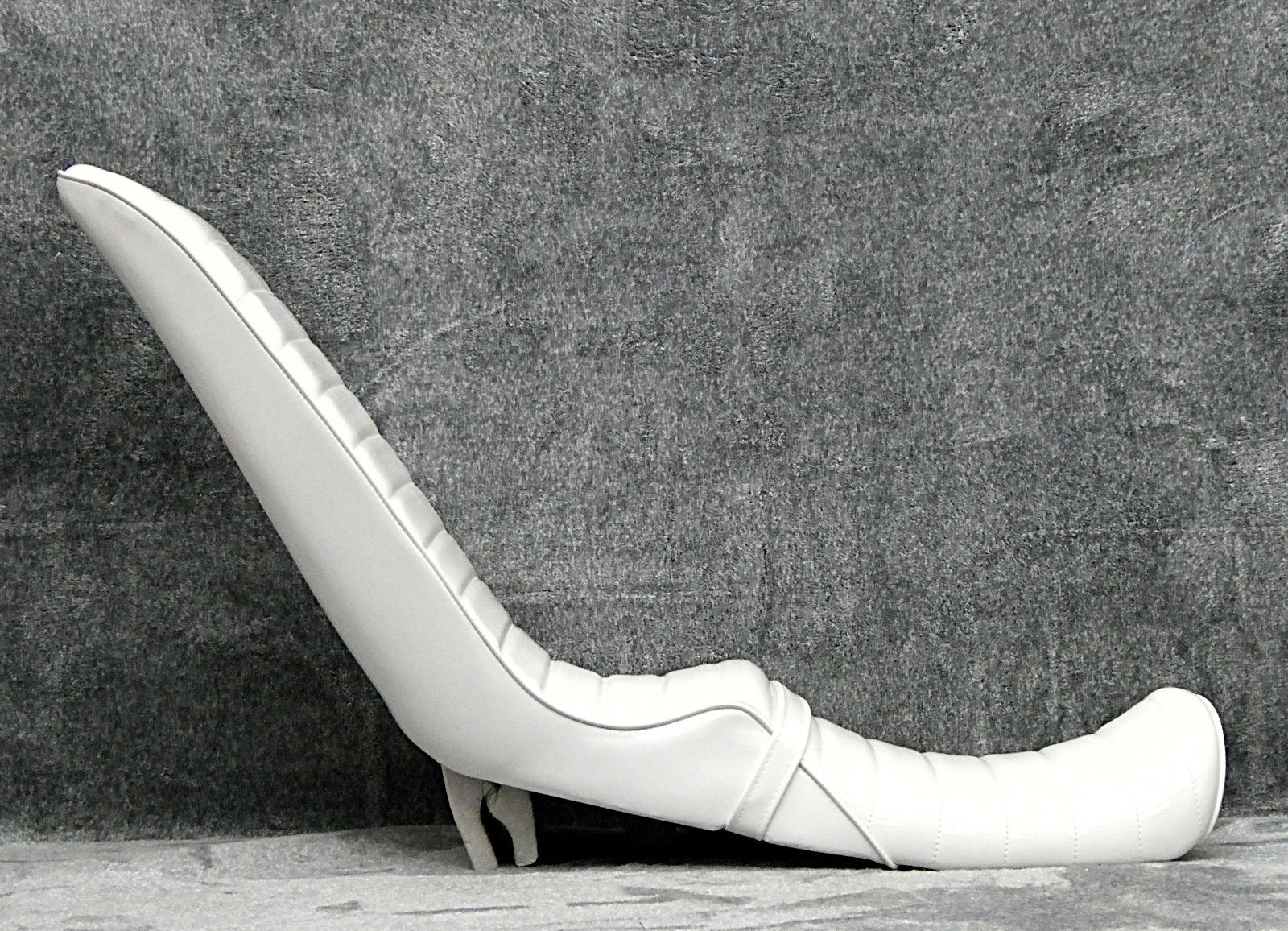 ＮＣ３９　ＮＣ４２　白　エナ　三段シート　５０ｃｍ/ CB400SF NC39 NC42 CB400SF 白エナ 三段シート/ホワイト 前期 後期 最終型3段