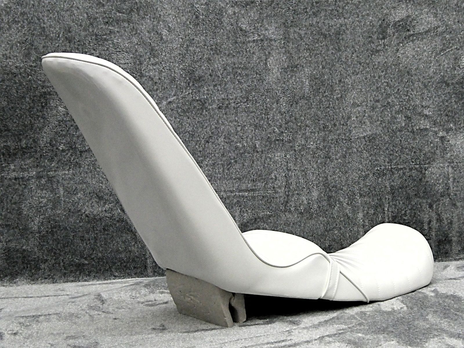 ＮＣ３９　ＮＣ４２　白　エナ　三段シート　５０ｃｍ/ CB400SF NC39 NC42 CB400SF 白赤エナ 三段シート/ホワイト 前期 後期 最終型3段