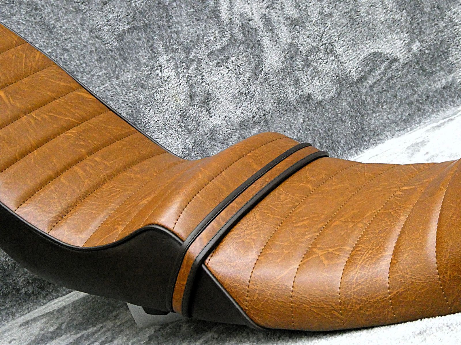 NC39 NC42 CB400SF茶ツートン 三段シート/ブラウン 前期 後期 最終型3