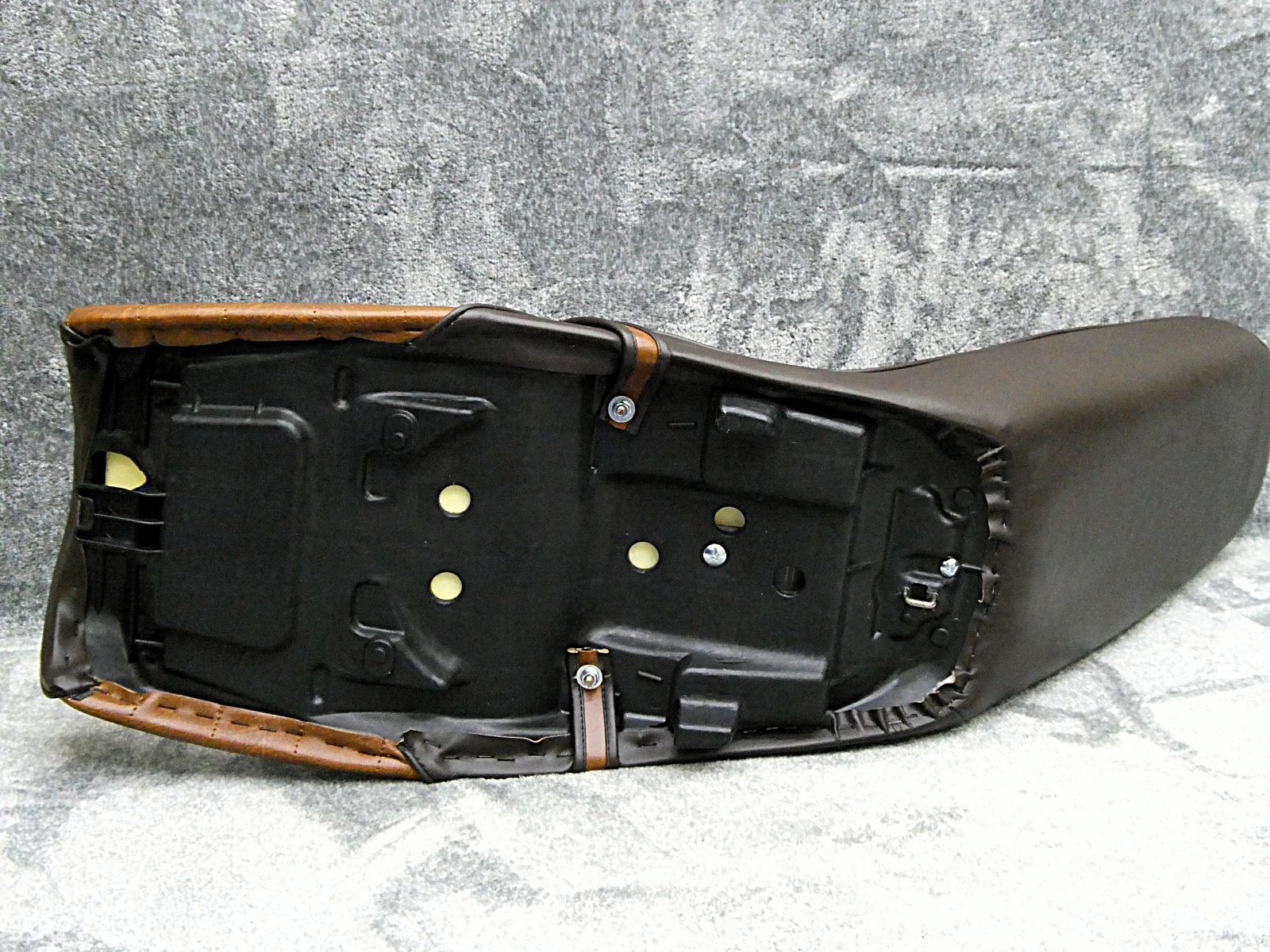 NC39 NC42 CB400SF茶ツートン 三段シート/ブラウン 前期 後期 最終型3