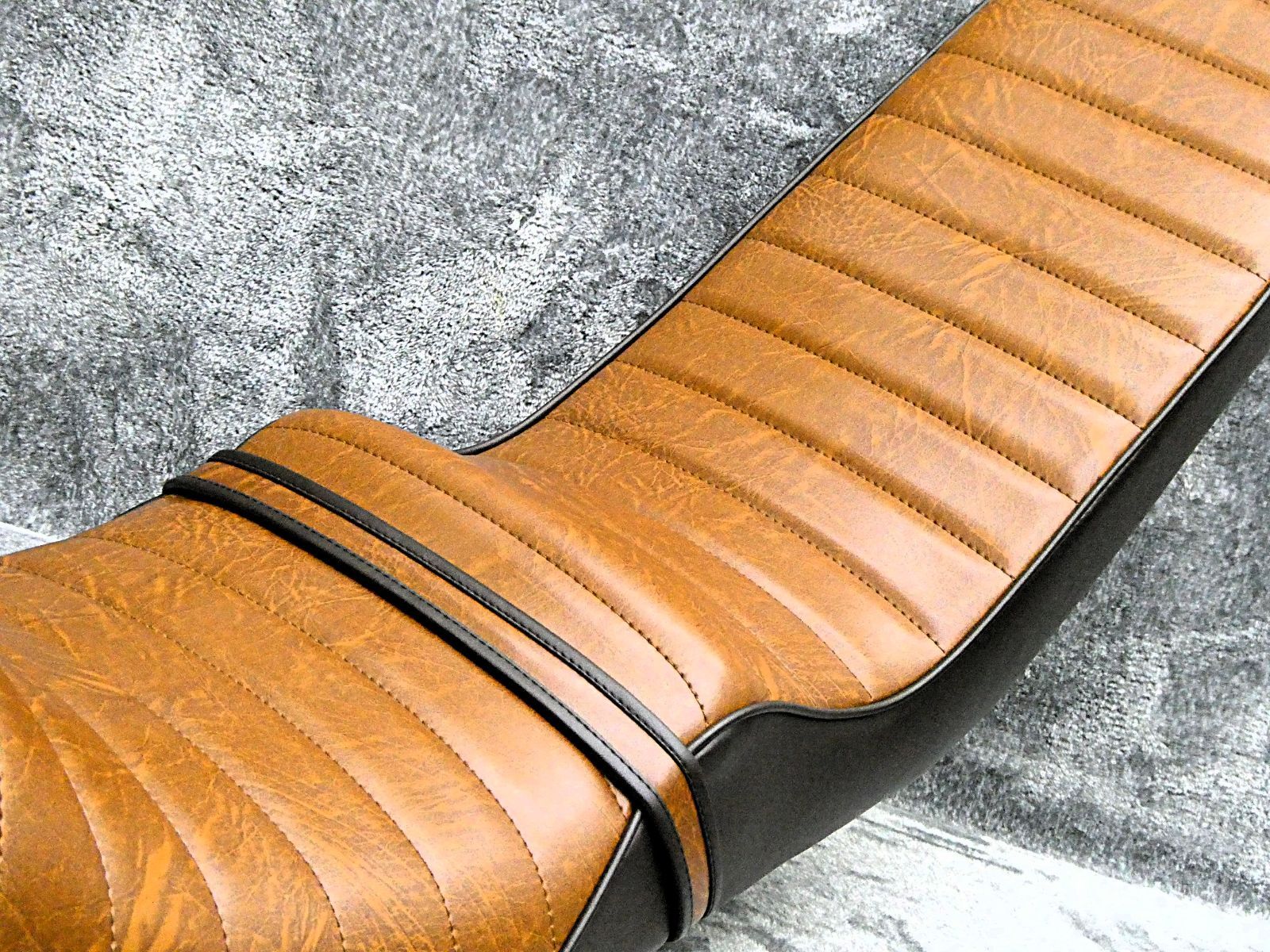 NC39 NC42 CB400SF茶ツートン 三段シート/ブラウン 前期 後期 最終型3