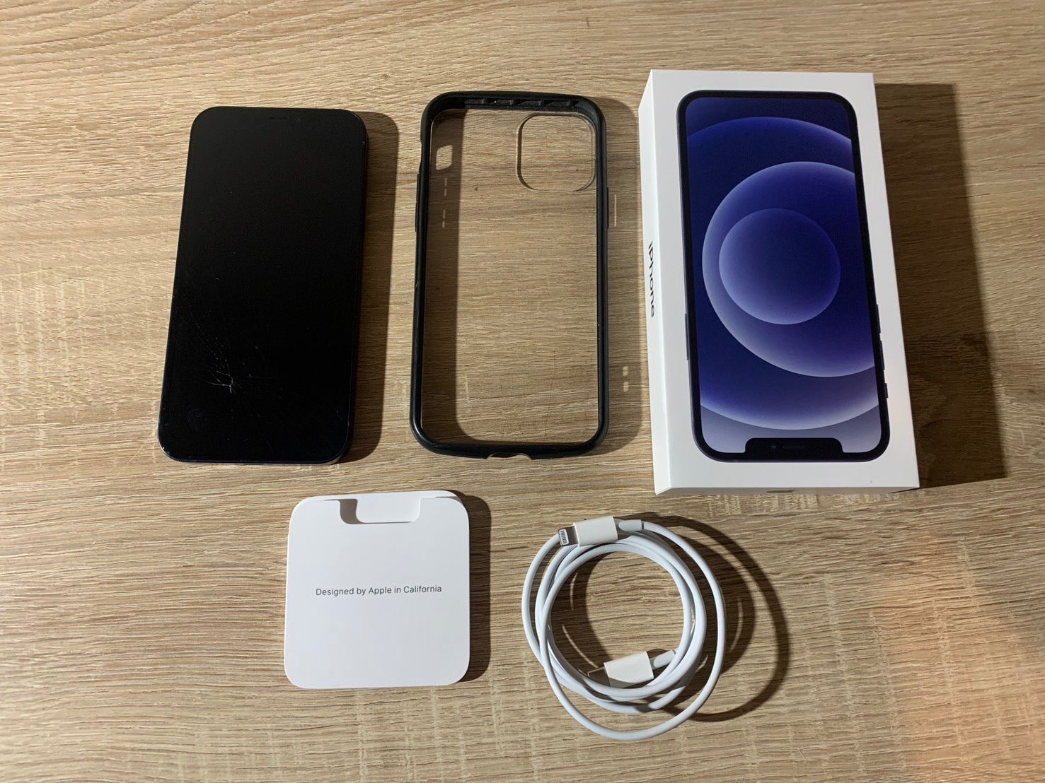 6481 iPhone 12 64GB ブラック