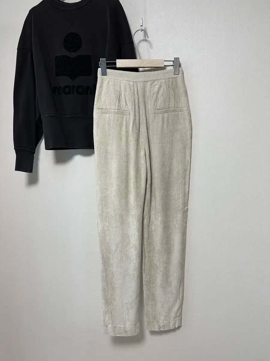 ツータック スラックス