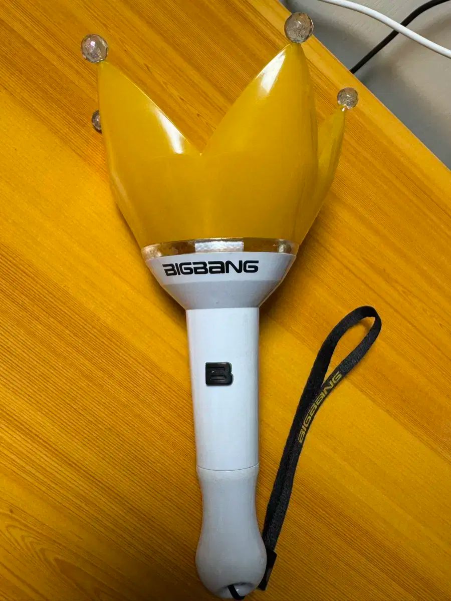 BIGBANG(ビッグバン) ペンライト ver 3 ストラップ ケース 含む - メルカリ