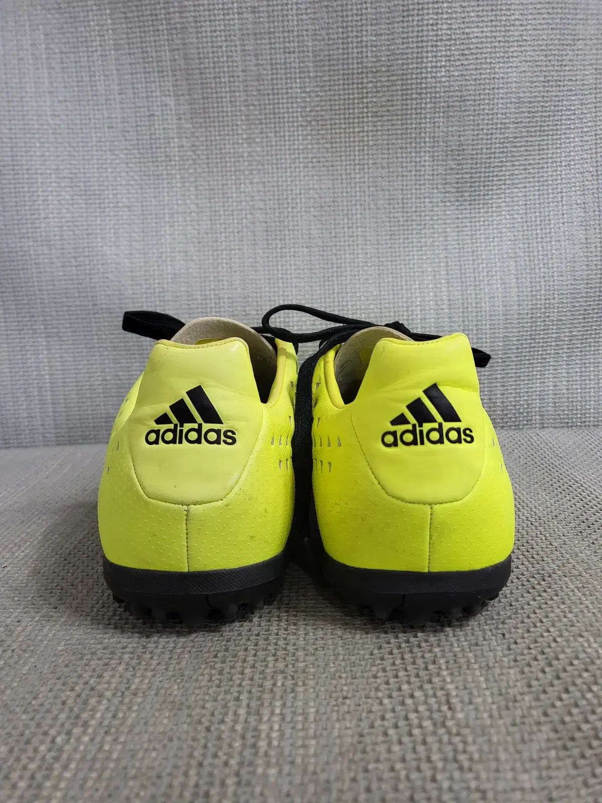 アディダス サッカーシューズ 245