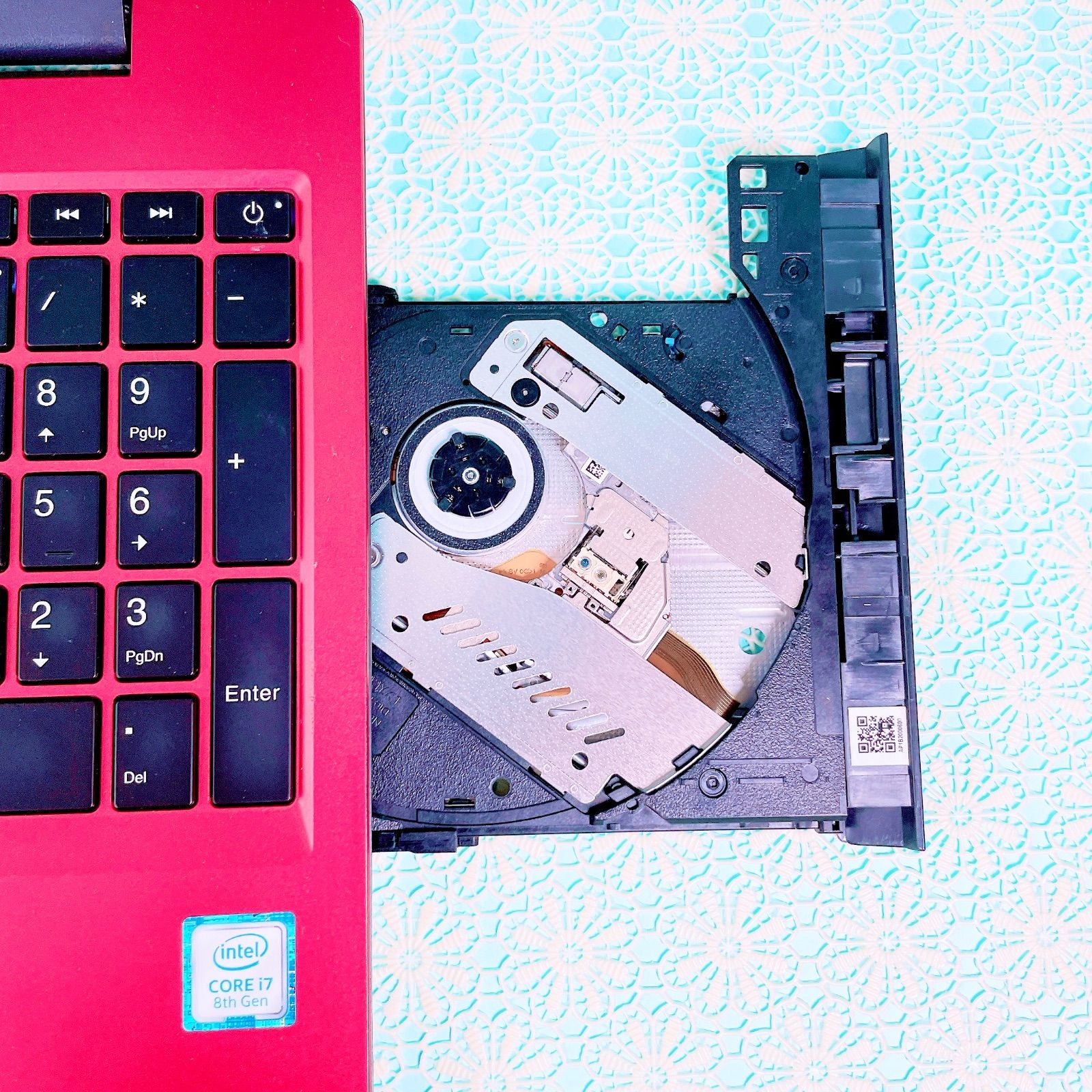 美品✨️バッテリー良好❣️第8世代Corei7✨️薄型ノートパソコン 爆速