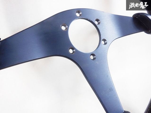 曲がりなし☆】momo モモ 3本スポーク ステアリング ブラックレザー