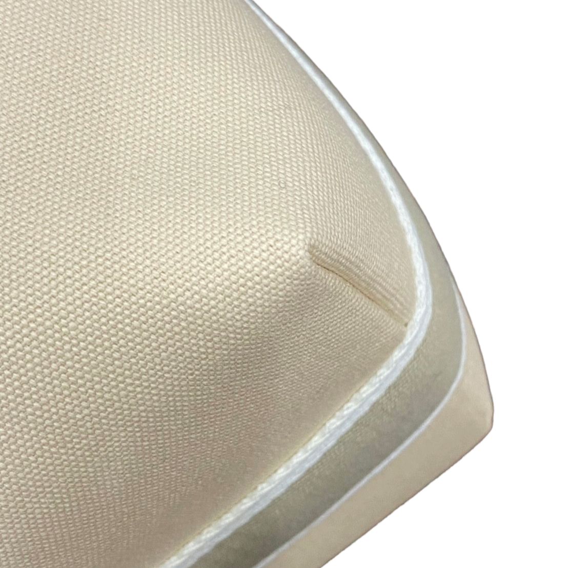 ベージュ シルバー金具