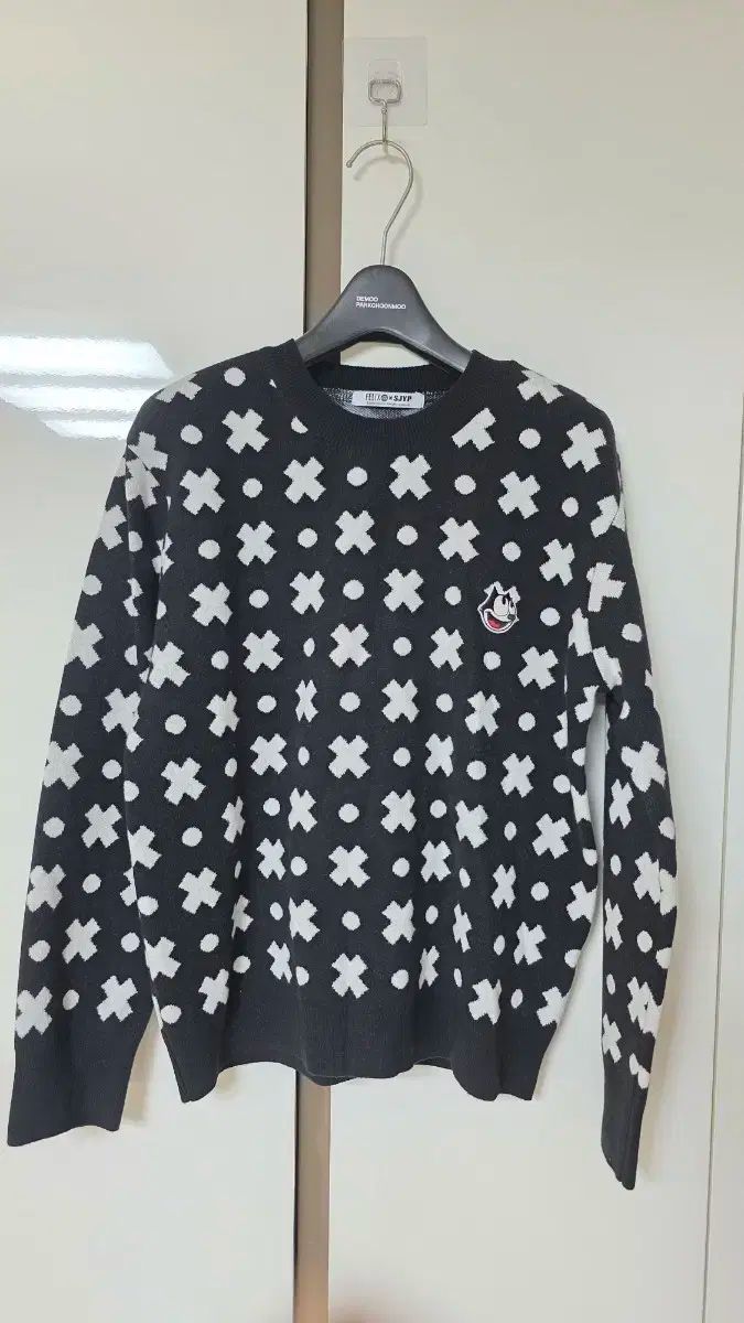 278 SJYP ニット ブラックパータン セーター