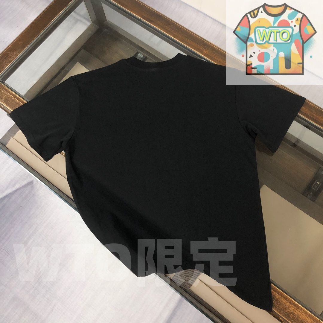 クルーネックTシャツ