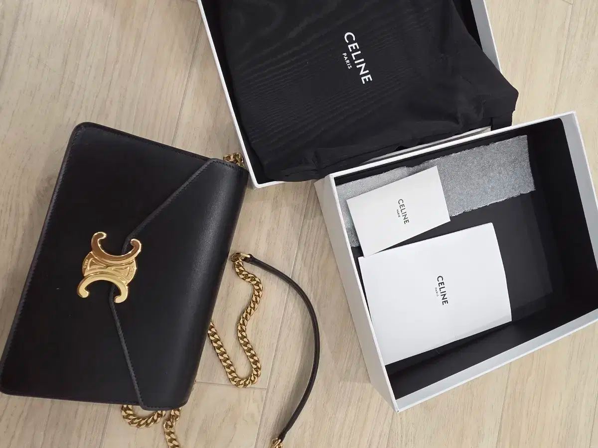 セリーヌ woc マーゴ チェンジ財布 ブラック カーフスキン