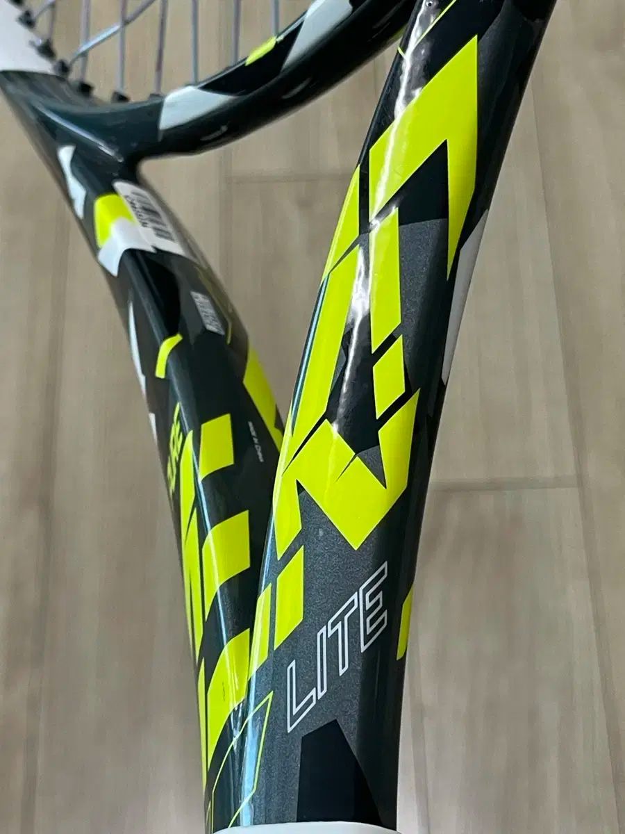 BabolaT バボラ ピュアエアロ ライト テニスラケット