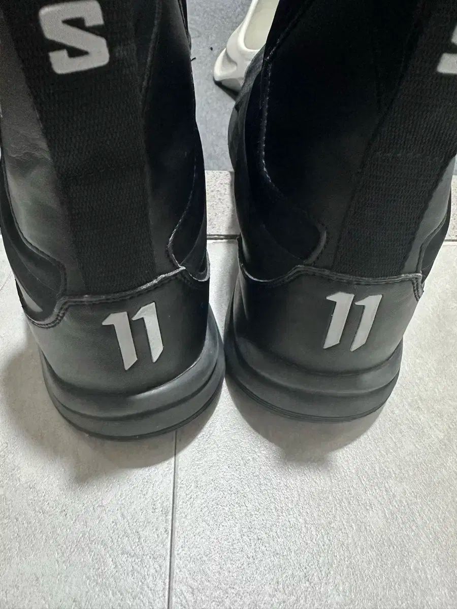 サロモン 11 by ボリス ビザン サベリ バンバ2 トリプル ブラック