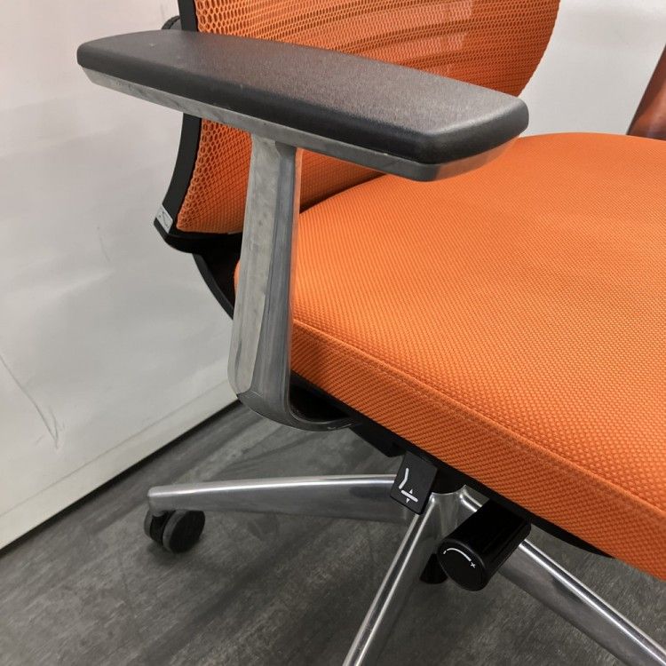 固定肘付ベゼルチェア CR