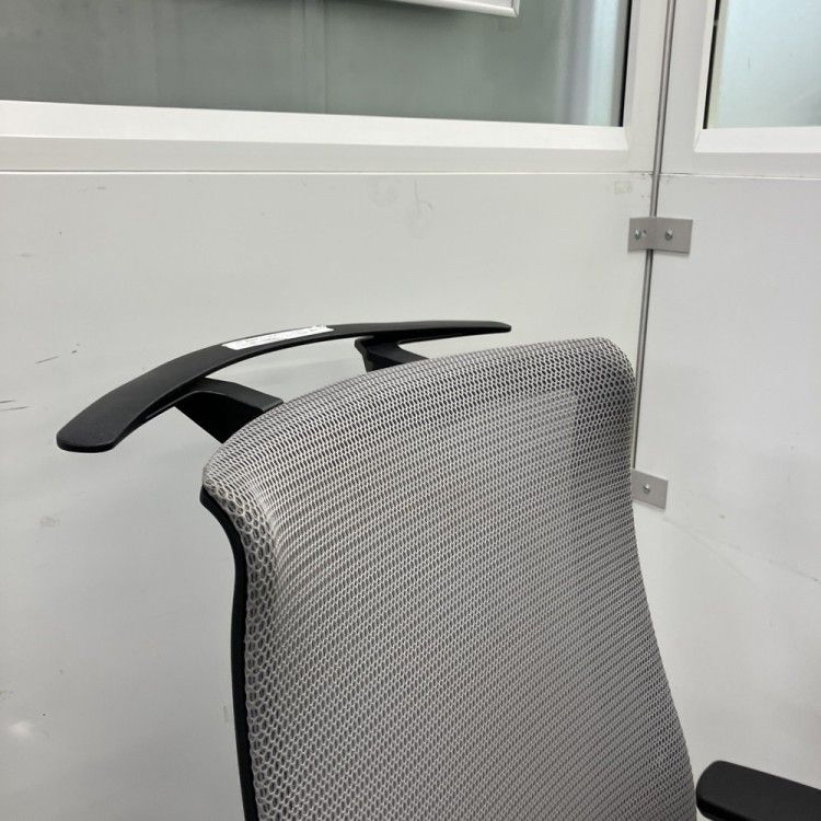  品 コクヨ 固定肘付ベゼルチェア CR A2863 グレー 姿勢サポート椅子 オフィスチェア ワークチェア 椅子 チェア