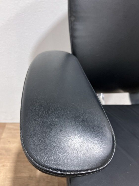  品 オカムラ 可動肘付コンテッサチェア CM35AB ブラック 長時間ゲーム向け オフィスチェア ワークチェア 椅子 チェア