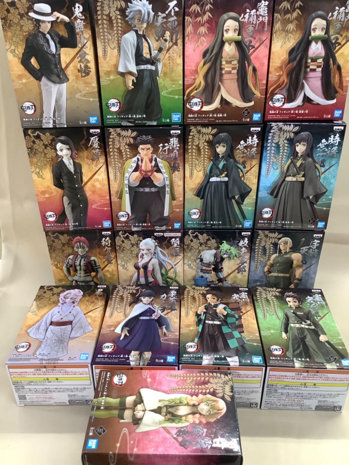 鬼滅の刃 鬼ノ装 フィギュア 22点セット まとめ売り 鬼滅の刃」プライズフィギュアシリーズ「鬼ノ装」に堕姫と少年姿の無惨