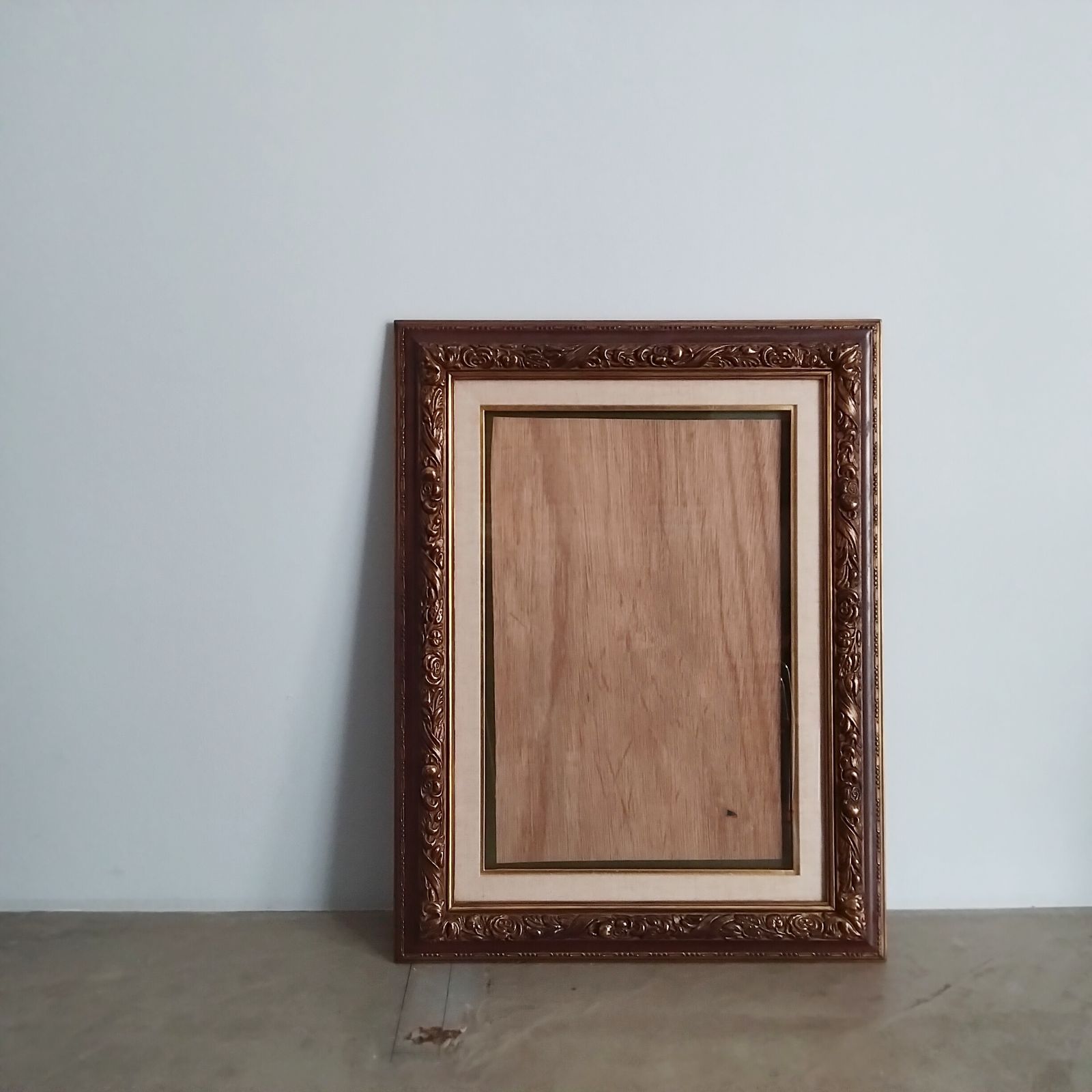 ヴィンテージ 額縁 フレーム 高級額 植物彫刻 ゴールド アンティーク