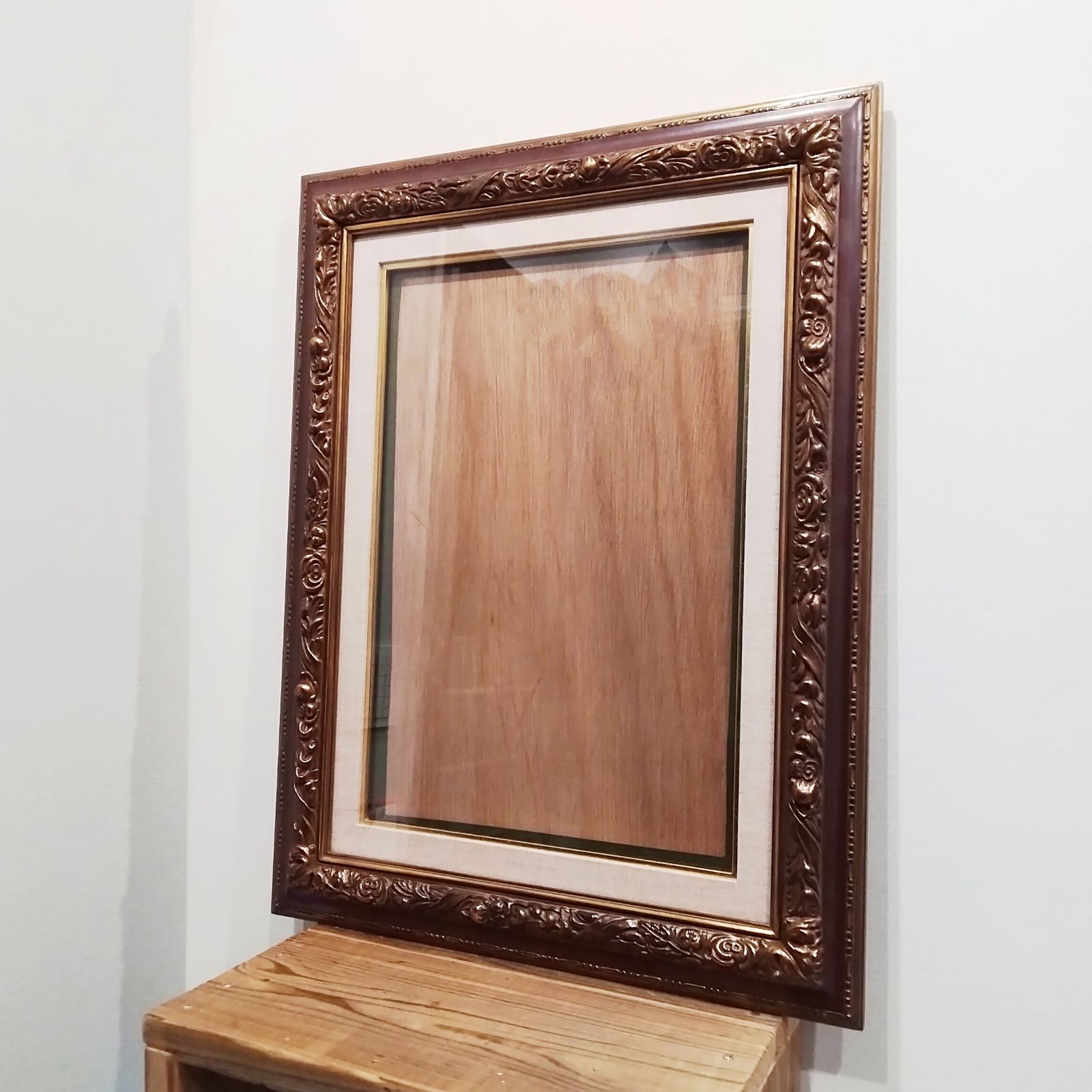 ヴィンテージ 額縁 フレーム 高級額 植物彫刻 ゴールド アンティーク