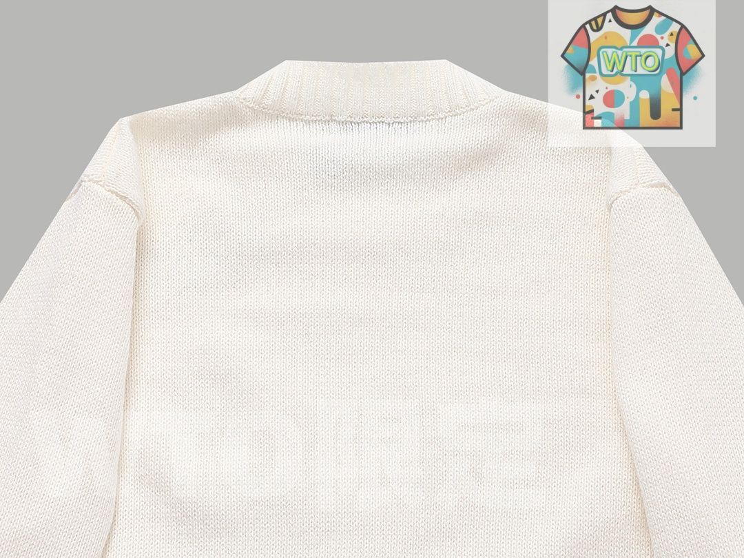 されたウールのセーター