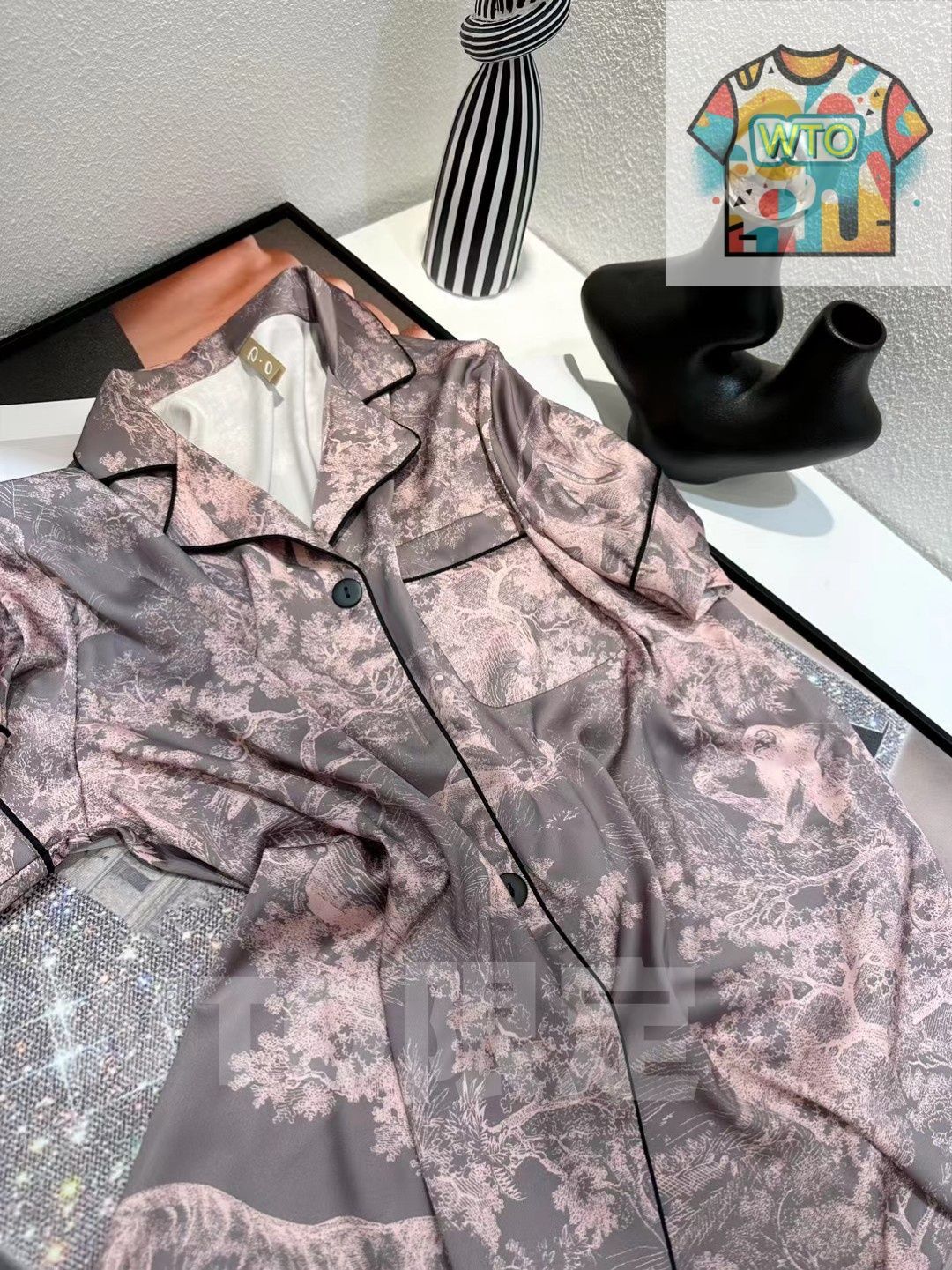 ディオール の女用パジャマで