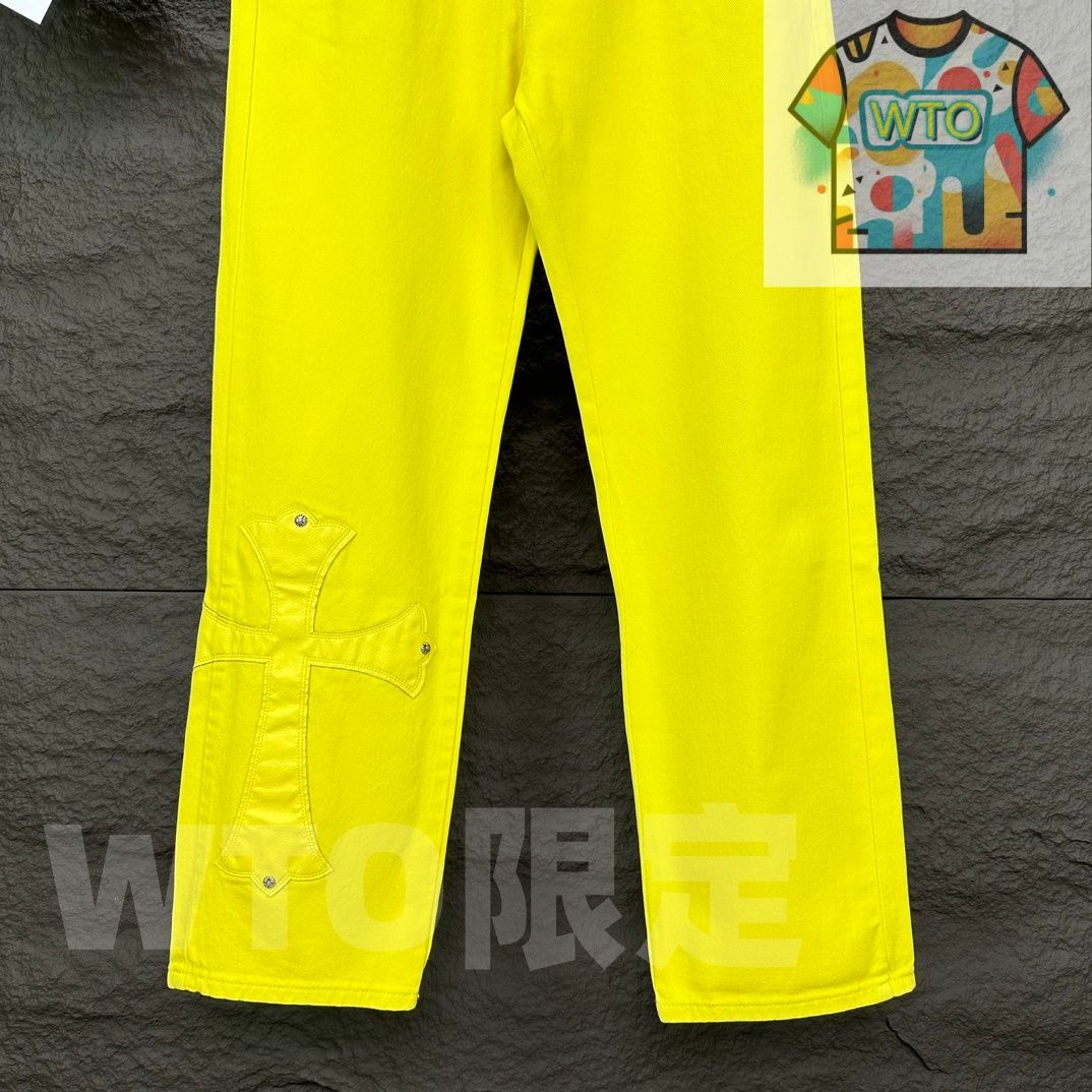 カップル用の水洗いジーンズ