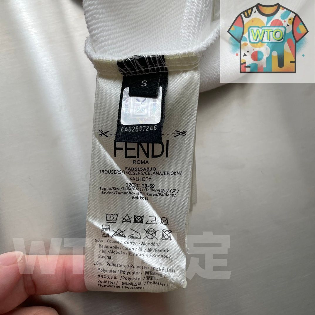 フェンディ FENDI の新モデル 悪魔の目シリーズの純綿丸首セーター WTO輸入1